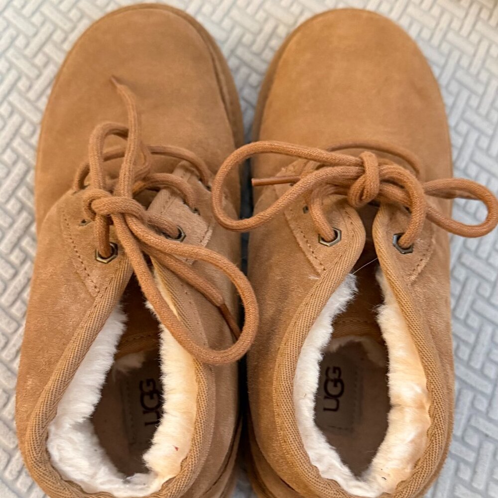 Women's UGG Neumel Boot Size 9